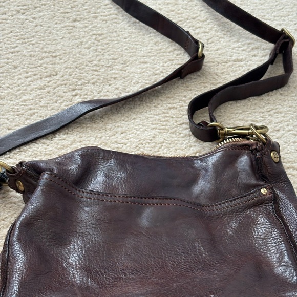 Campomaggi Rich Brown Leather Crossbody with Gold Accents - Picture 2 of 12